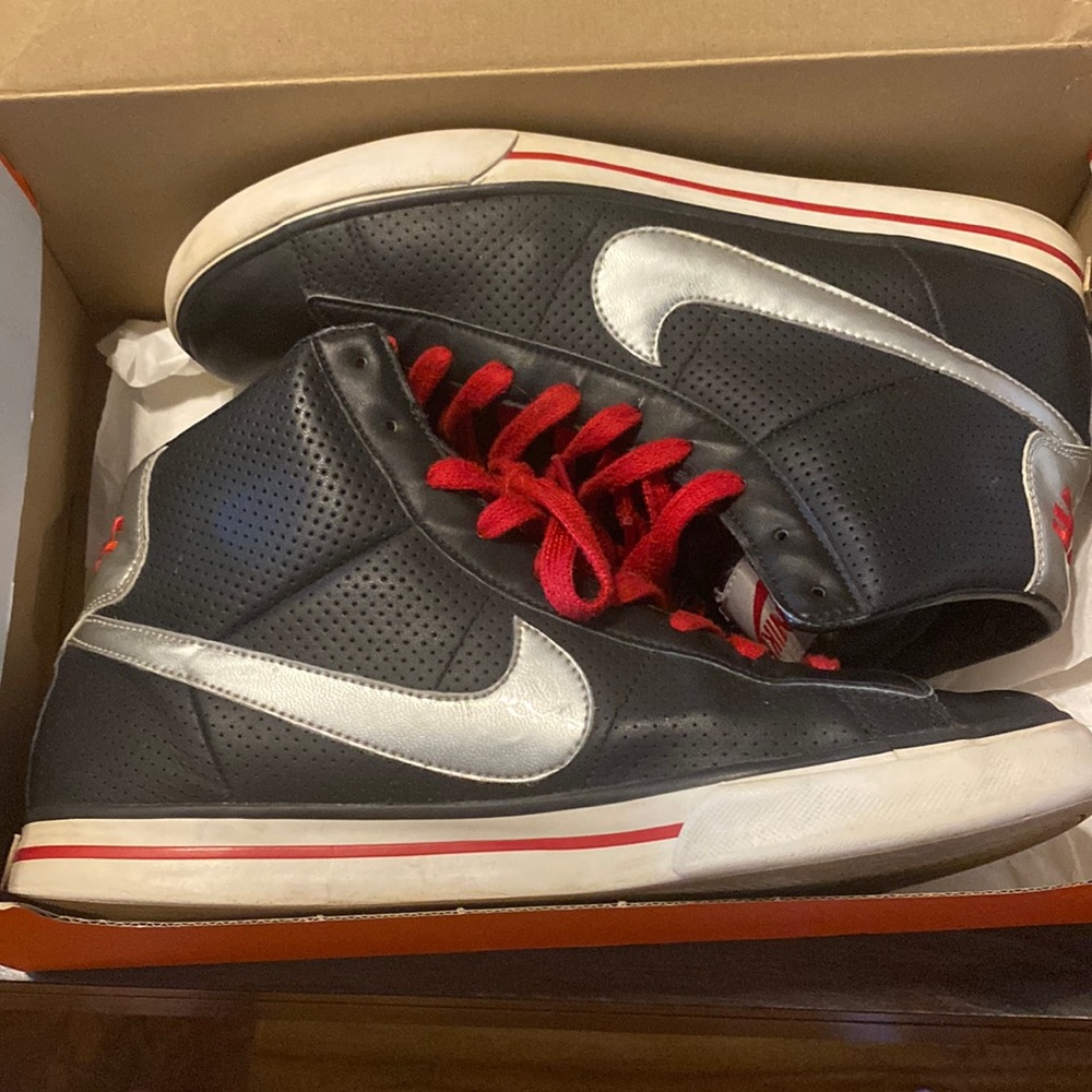 Nike blazers size 11